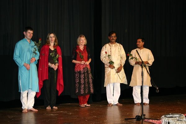 Municipal library of Prague, 2005, from left to right T. Reindl, I. Hessova, E. Kubickova, Dr. J.N. Goswami, Mani Shankar